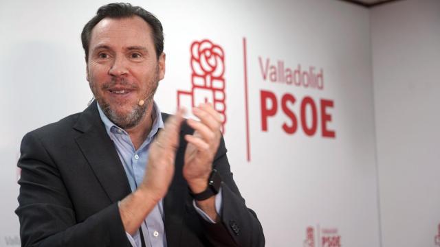 El secretario general del PSOE de Valladolid, Óscar Puente, participan en un encuentro con la militancia del PSOE de Valladolid