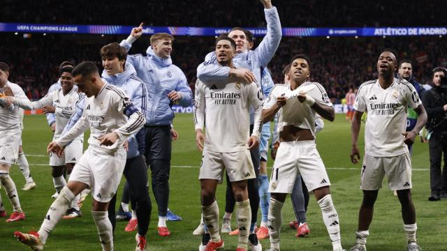 El Real Madrid celebra el pase a cuartos de final en el Metropolitano