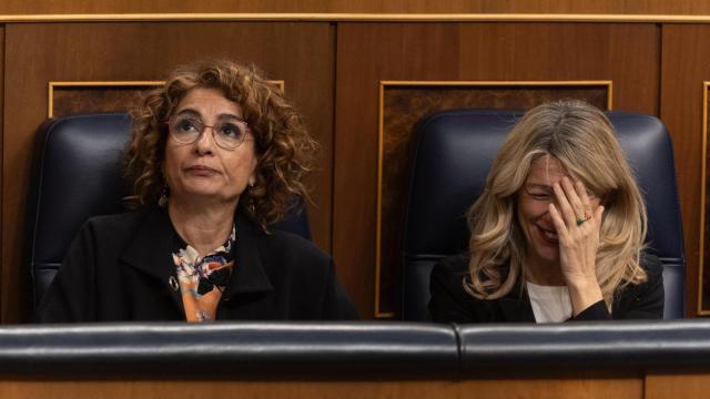 María Jesús Montero y Yolanda Díaz,  en el Congreso de los Diputados.