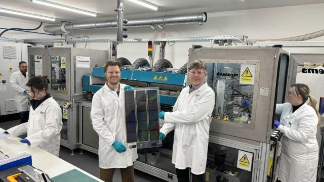 Placa solar flexible creada por Power Roll y la Universidad de Sheffield