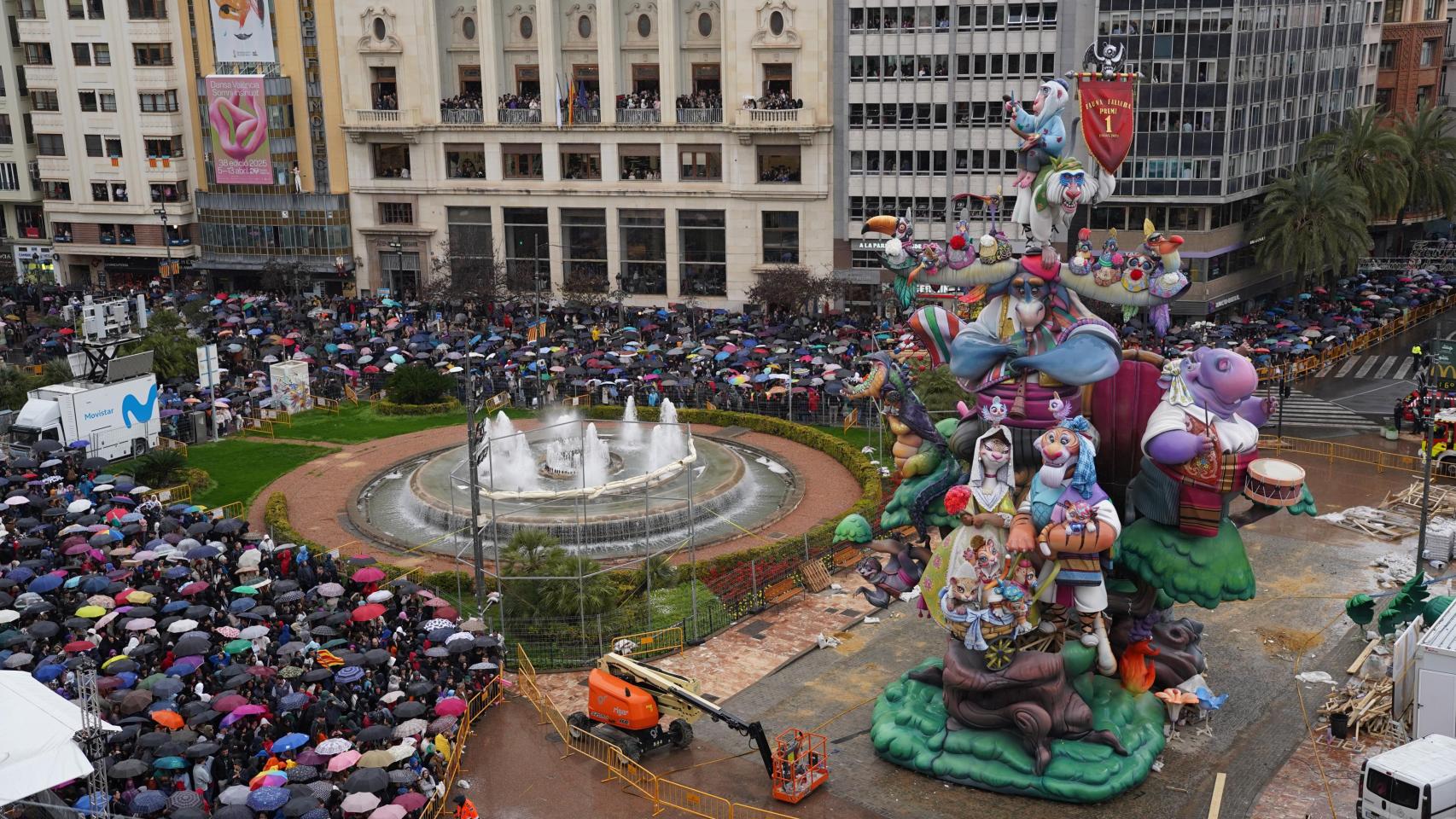 Así será el tiempo en Valencia durante las Fallas: Aemet alerta de viento y lluvia que podría afectar a los monumentos