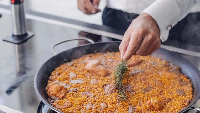 Paella del chef Quique Dacosta. Repsol