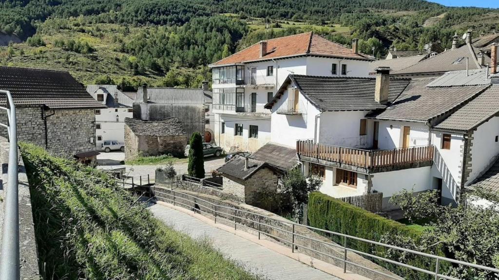 Borau.