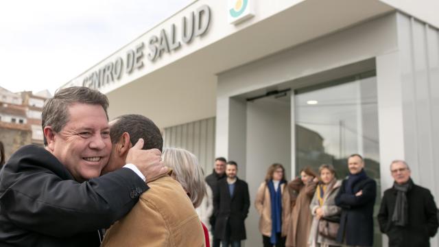 Page durante la inauguración del centro de salud de Carboneras de Guadazaón (Cuenca) en 2023.