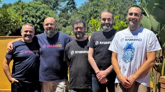 Equipo de KraKenD (de izquierda a derecha): Albert García (CRO), Albert Lombarte (CEO), Daniel Ortiz (CIO), Daniel López (CTO) y David Hontecillas (Senior Engineer).