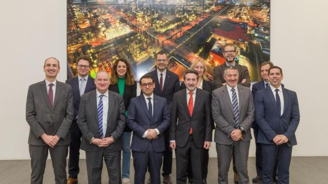 Visita del vicepresidente de la Comisión Europea Stéphane Séjourné al Complejo Industrial de Repsol en Tarragona, junto con el CEO de la compañía, Josu Jon Imaz, el ministro de Industria, Jordi Hereu y otras autoridades.