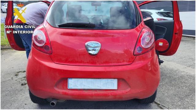 El coche de los detenidos en Bergondo