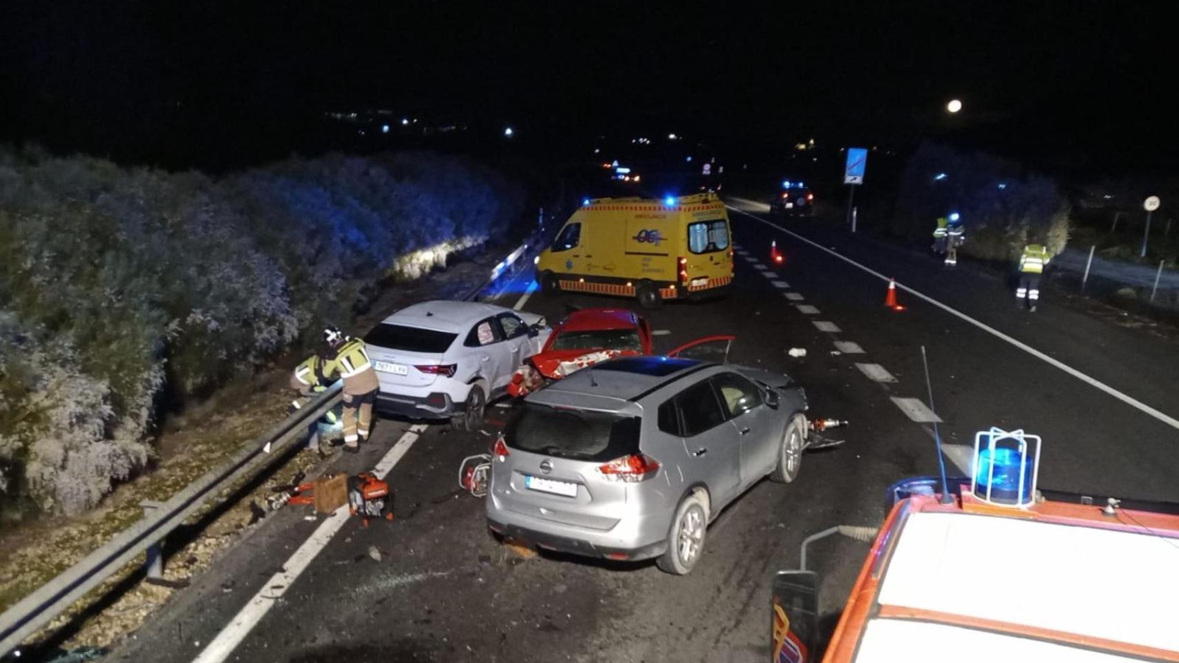 Mueren los dos ocupantes del turismo kamikaze que chocó en la RM-15 contra el coche de una enfermera: "Ella está en la UCI"