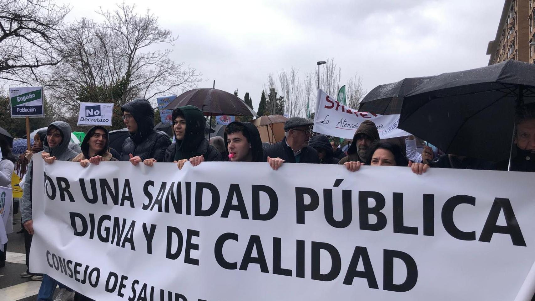 Los sanitarios amenazan con ir a una huelga indefinida al no ver "ninguna intención" de negociar por parte de Sanidad