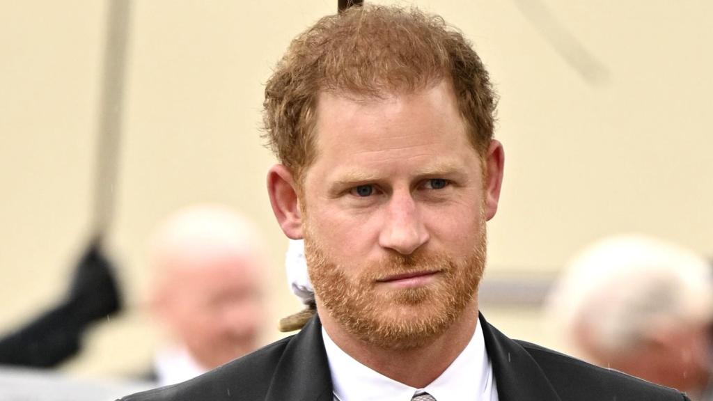 Príncipe Harry en la coronación de su padre, Carlos III.