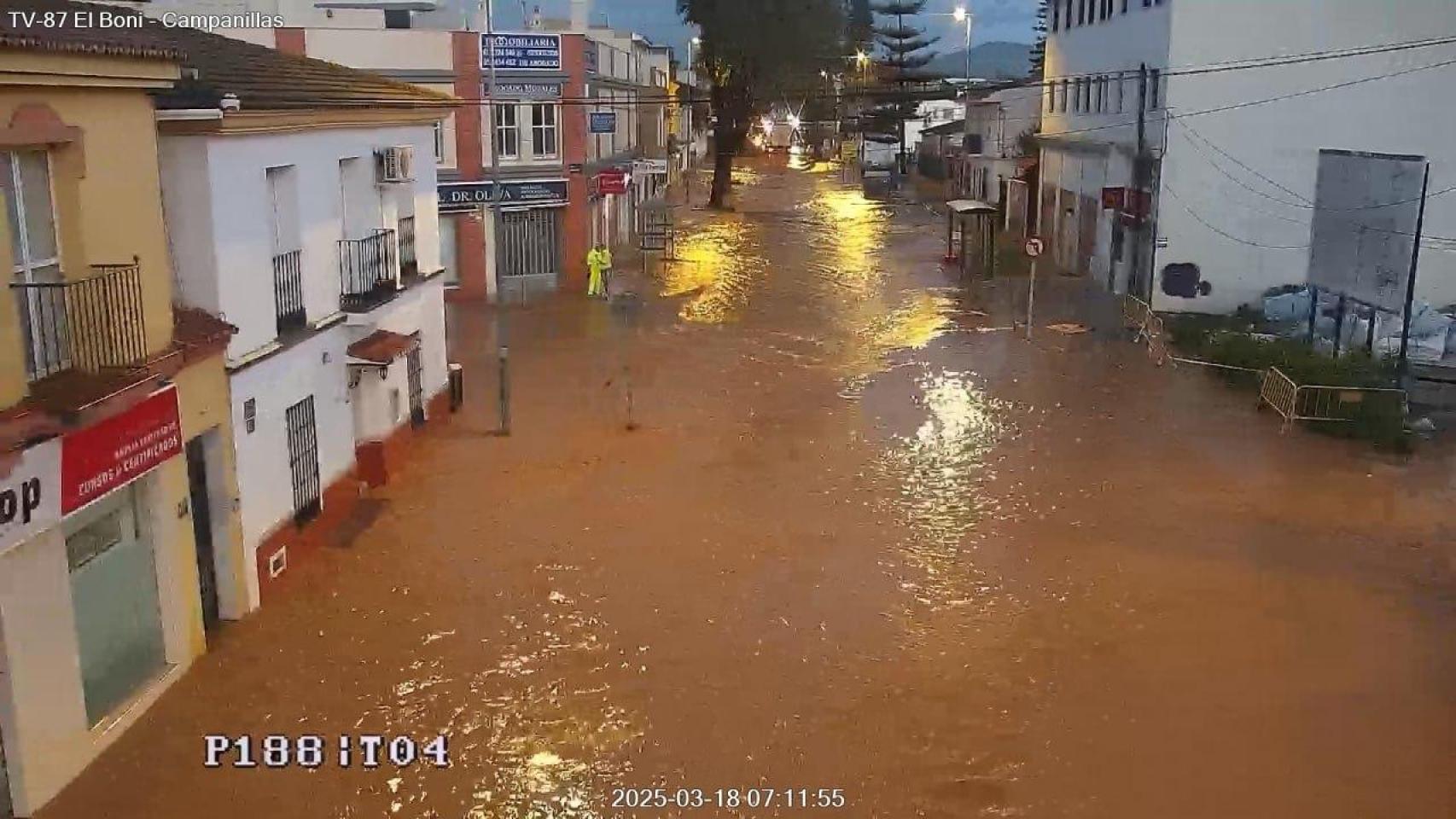 Calles inundadas, viviendas desalojadas y carreteras cortadas: el destrozo de 'Laurence' en Málaga