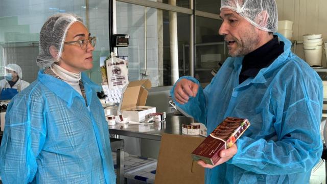 Castilla y León lidera la producción de foie-gras en España. Visita de la consejera a Selectos de Castilla