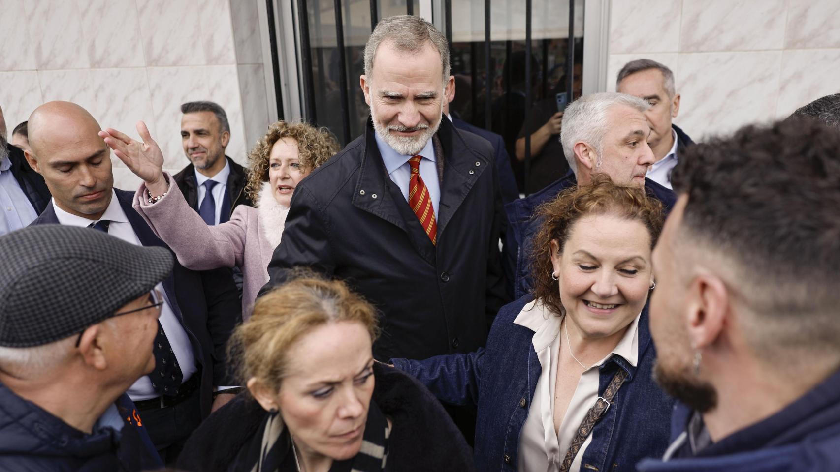 Felipe VI visita por sorpresa Torrent, una de las localidades más afectadas por la dana