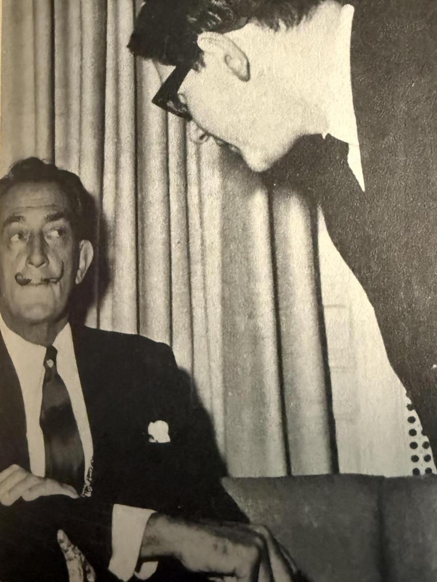 Amestoy, junto a Salvador Dalí.