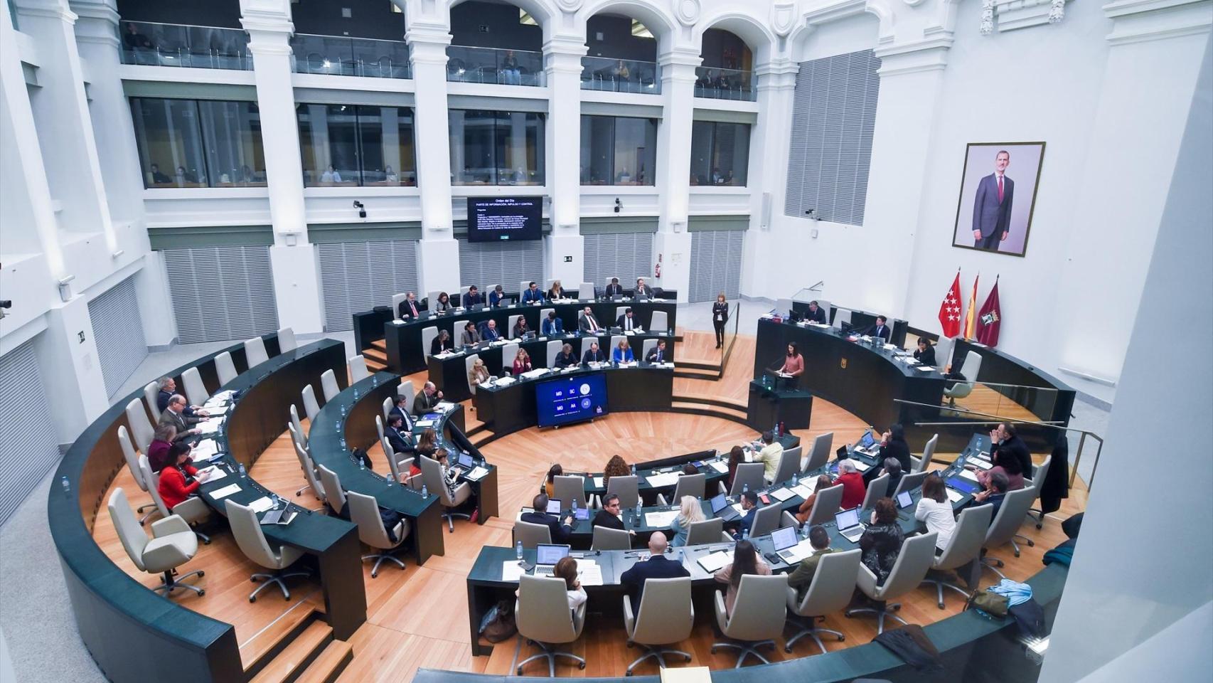 Última hora política, en directo | Vox pedirá en Cibeles que Ayuso rechace la llegada de menas "por seguridad"