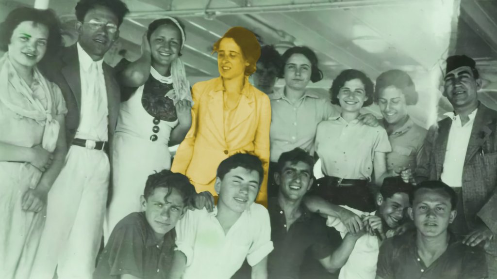 Hannah Arendt, cuarta desde la izquierda, en 1935, viajando con jóvenes apátridas a Palestina, dentro del proyecto Youth Aliyá. Foto: Courtney Schlesinger Library, Radcliffe Institute, Harvard University