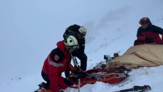 El equipo de rescate, este sábado, en el Moncayo (Zaragoza).