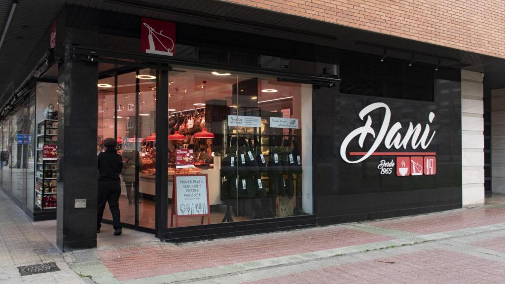 Así es el exterior del actual local de la carnicería.