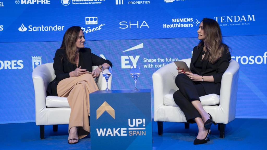Ana Jaureguizar y Ana Núñez-Milara, directora de Magas, en el V Foro Wake Up Spain! 2025