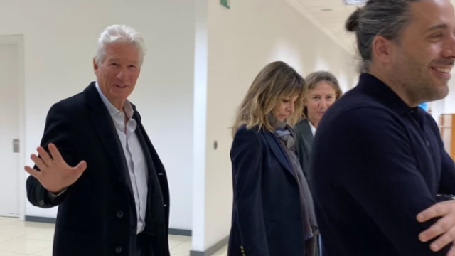 Richard Gere y Alejandra Silva, en su visita a las instalaciones de Inditex, en Arteixo.