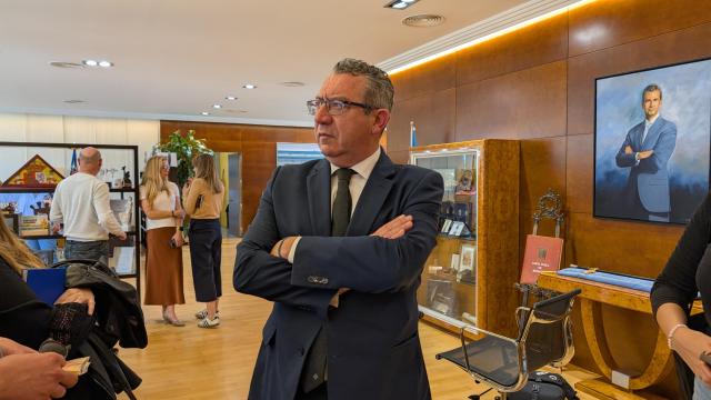 El alcalde Toni Pérez en el despacho de alcaldía de Benidorm este viernes.