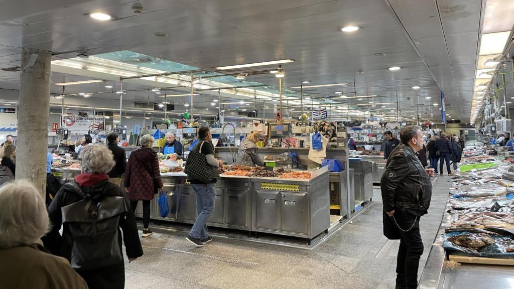 Interior del mercado de la plaza de Lugo.