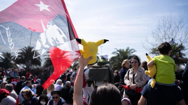 Pikachu, en las protestas por la encarcelación del alcalde de Estambul.