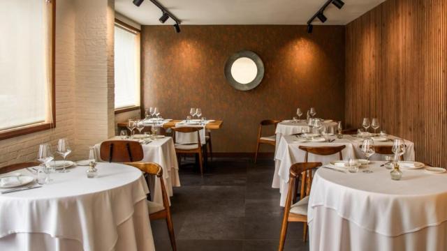 La acogedora sala de Quinqué (Madrid).