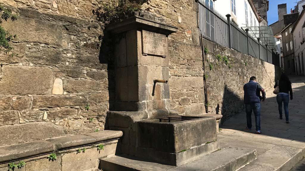 La Fonte de Santo Antonio, a los pies del torreón.