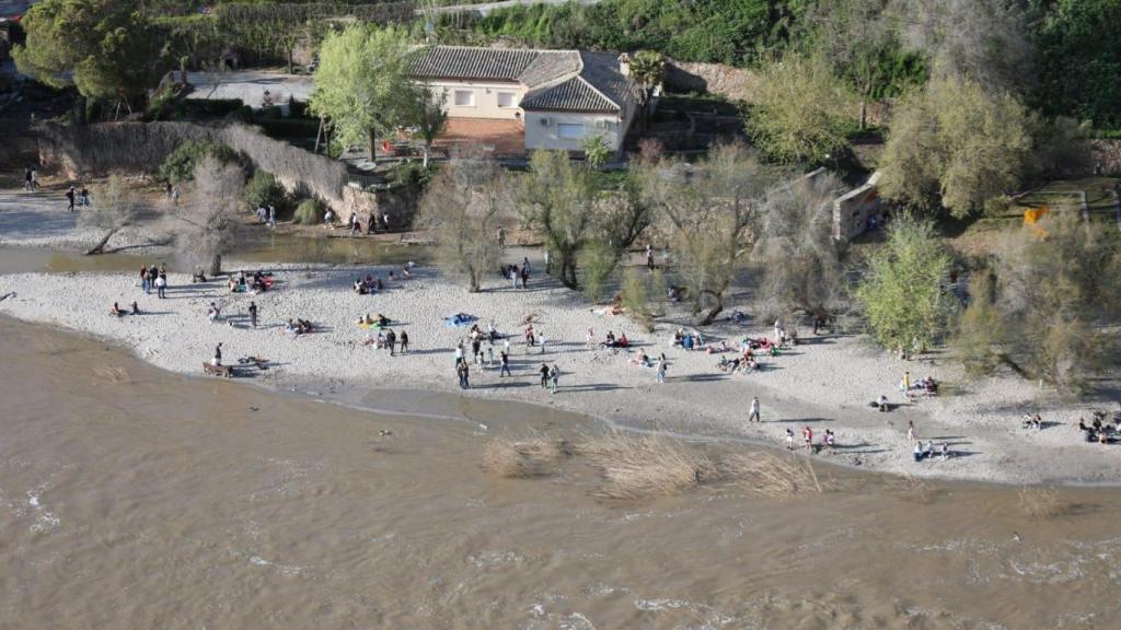 La playa del Tajo, en Toledo, llena este fin de semana.