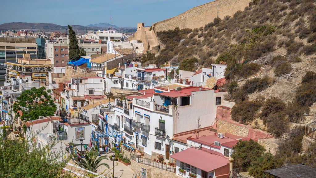 Vistas de la ciudad de Alicante, en una imagen de Shutterstock.