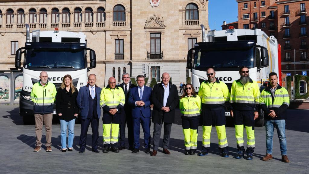 El alcalde de Valladolid, Jesús Julio Carnero; junto al consejero de la Presidencia, Luis Miguel González Gago; la delegada territorial de la Junta en Valladolid, Raquel Alonso; y el concejal Alberto Cuadrado Toquero