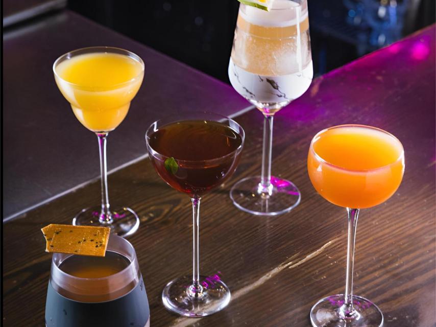 Cócteles sin hielo de la coctelería Angelita.