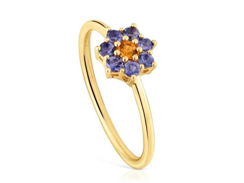 Detalle del anillo de la colección.