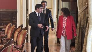 El delegado del gobierno en Galicia, Pedro Blanco, junto a la alcaldesa de Santiago, Goretti Sanmartín.