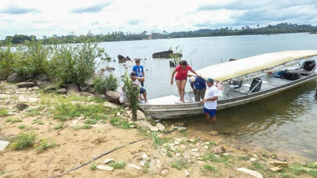 Desembarcando en esta isla situada en el río Xingú, afluente del Amazonas.