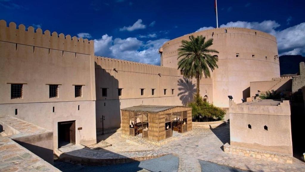 El fuerte de Nizwa es el más grande de Omán.