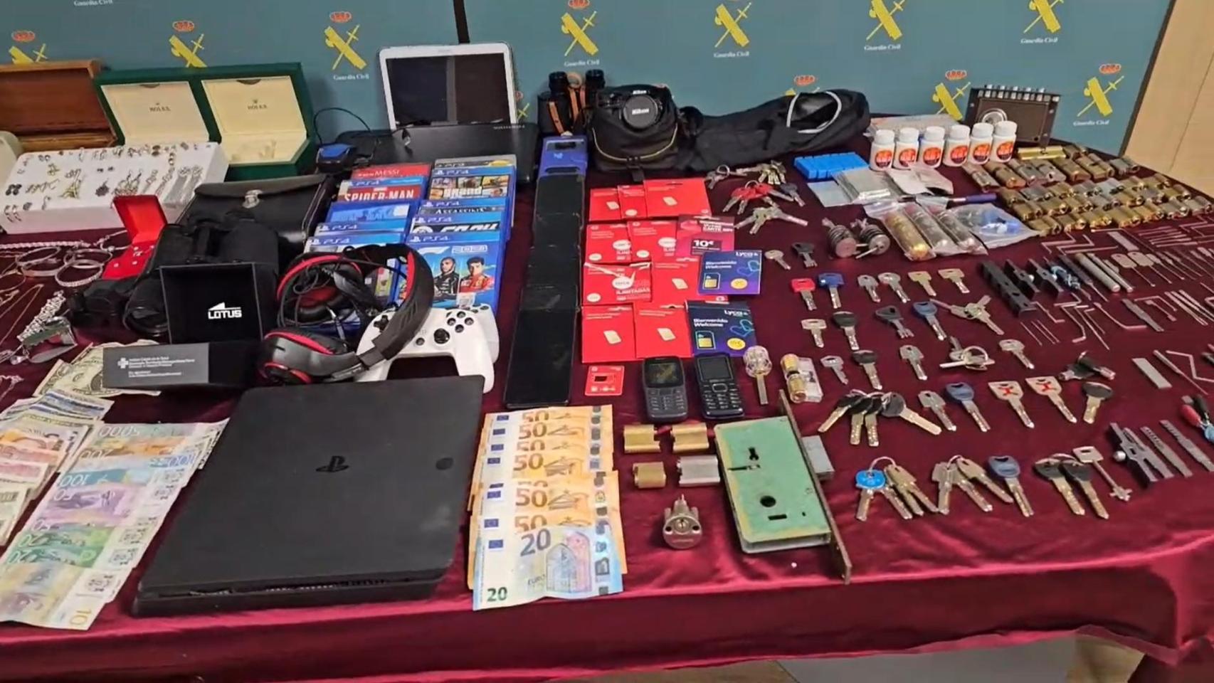 La Guardia Civil desarticula tres células especializadas en el método del ganzuado: entraban en las casas sin dejar rastro