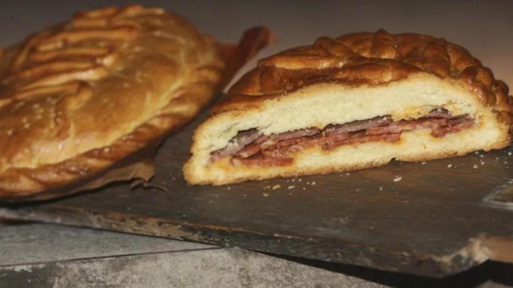 Hornazos elaborados en una pastelería de Salamanca.