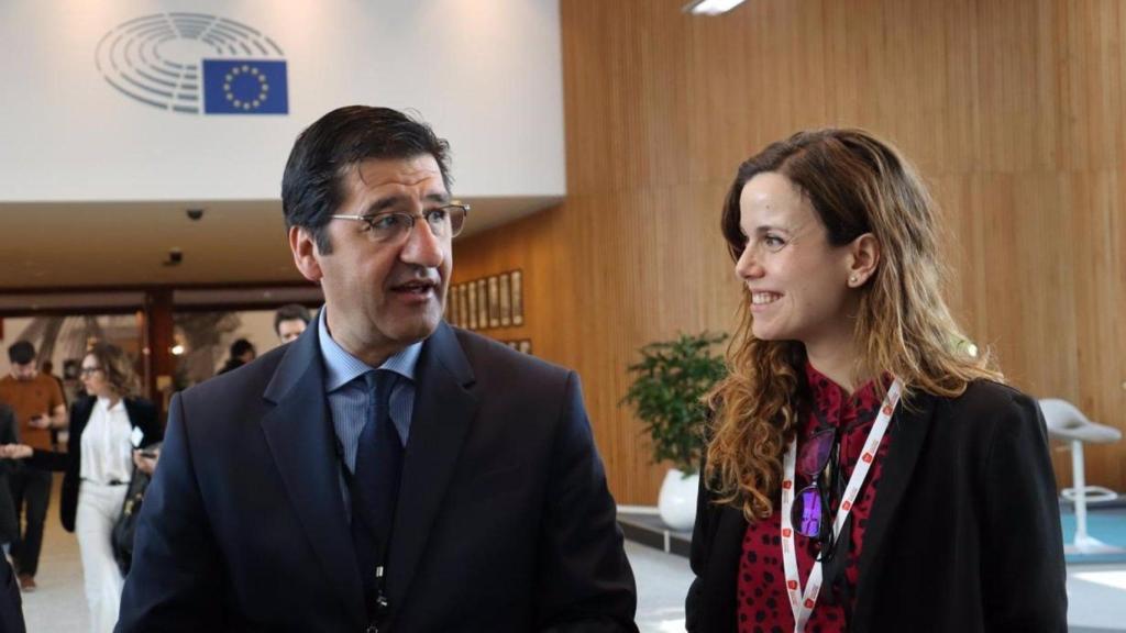 José Manuel Caballero y Nazareth Rodrigo. Foto: JCCM.