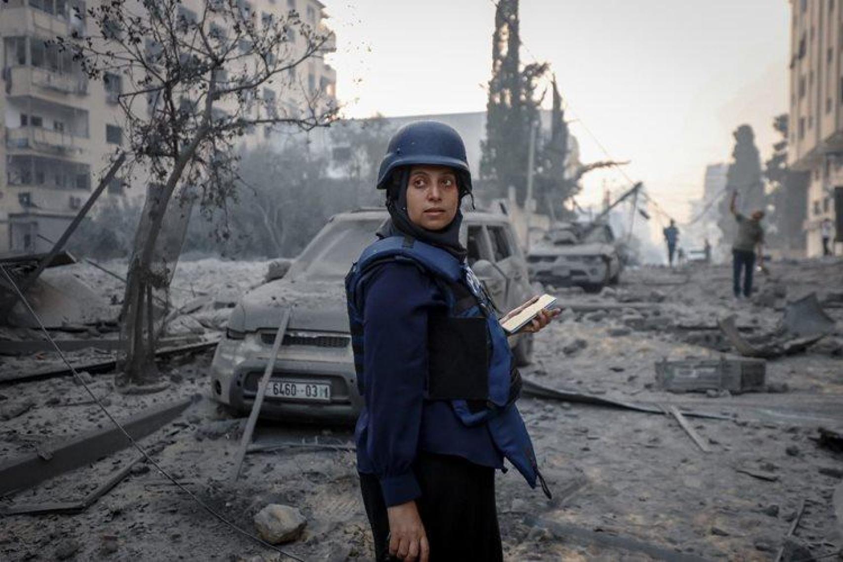 La fotoperiodista gazatí Samar Abu Elouf. Foto: Amjad Al Fayoumi