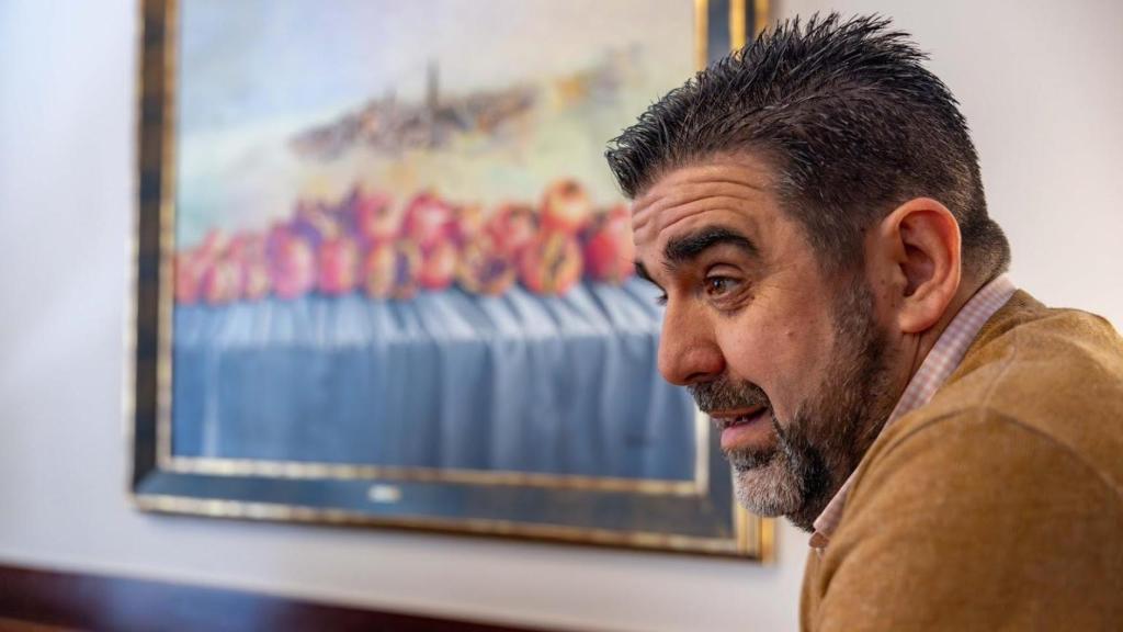 Tomás Palencia de Lara durante la entrevista en su restaurante de Toledo.