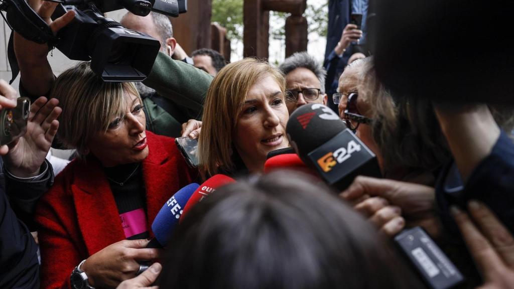 Salomé Pradas, en la puerta de la Ciudad de la Justicia el día que acudió a declarar. Rober Solsona / Europa Press