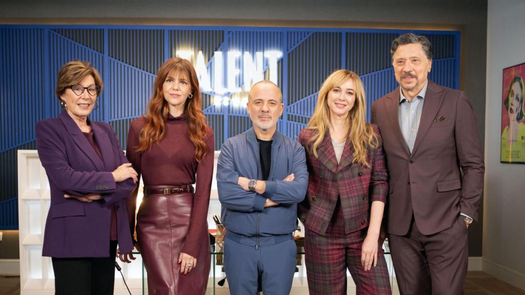 Los protagonistas de La Agencia en la presentación de la serie.