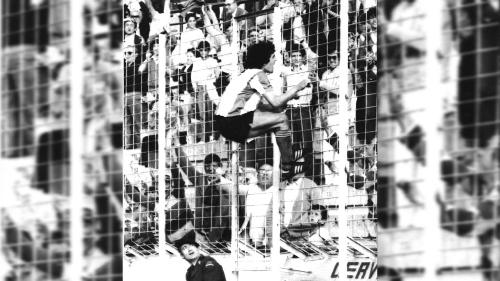 Sanabria celebrando un gol con el Hércules.