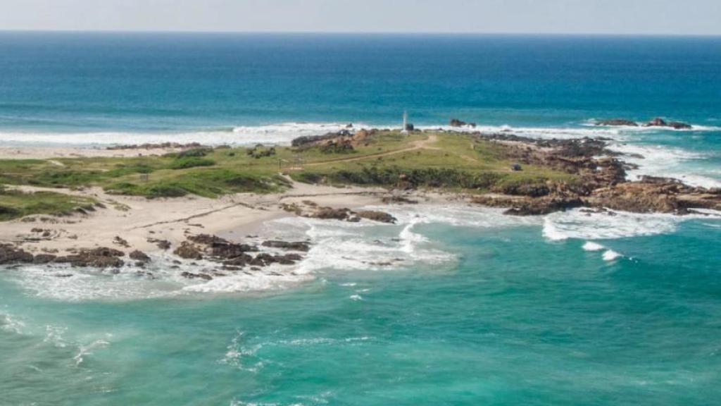 El resort donde Gere y su mujer tienen una casa está junto al Pacífico y tiene ocho kilómetros de costa.