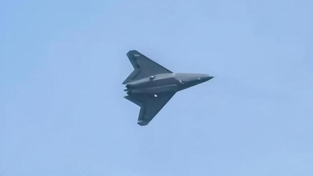 Caza J-50 de China