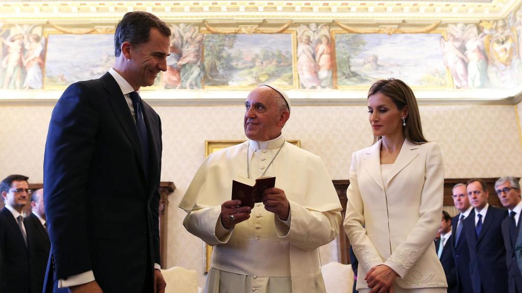 Los Reyes de España con el Papa en 2014.