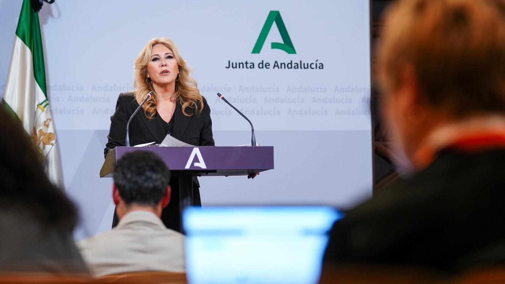 Andalucía reclamará al Gobierno el dinero que adelante para subvencionar el transporte: "Lo devolverán con intereses"