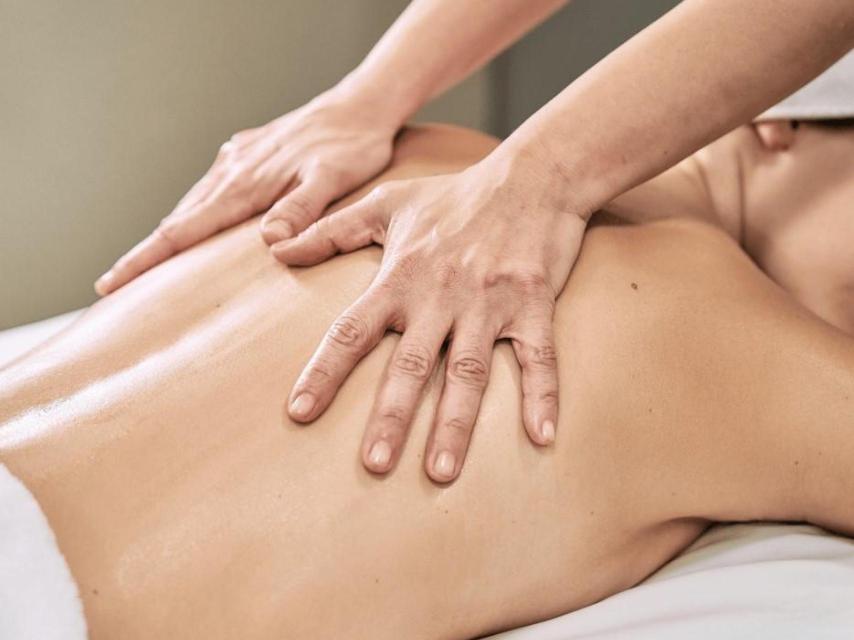 Masaje corporal relajante y remodelador.